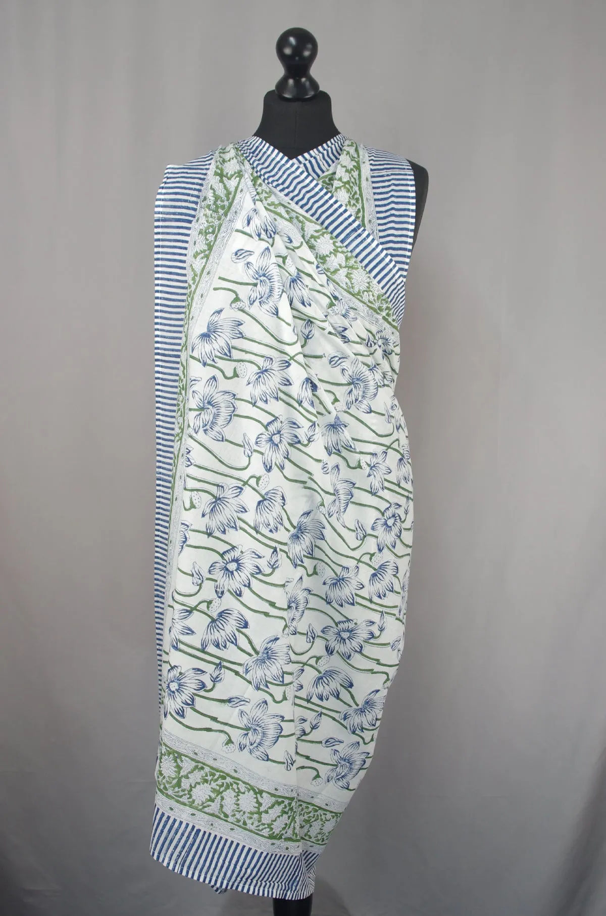 Beach Coverup Sarong Pareo - Blue Lilies