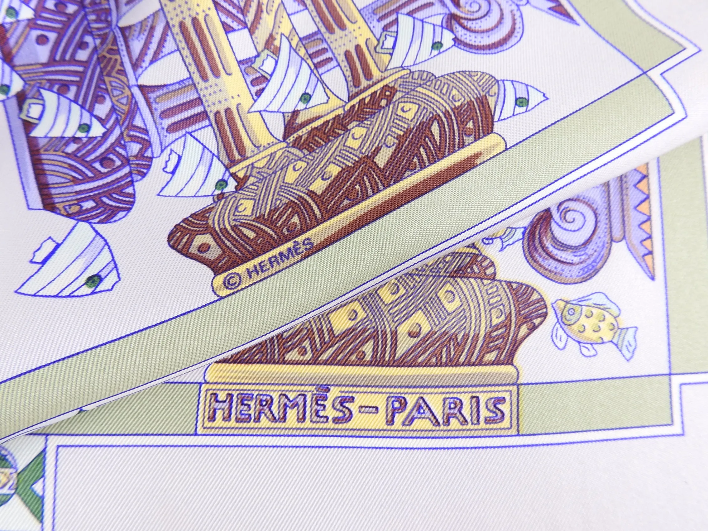 Hermes Rencontre Ocean Light Purple Fish Silk 90cm Scarf