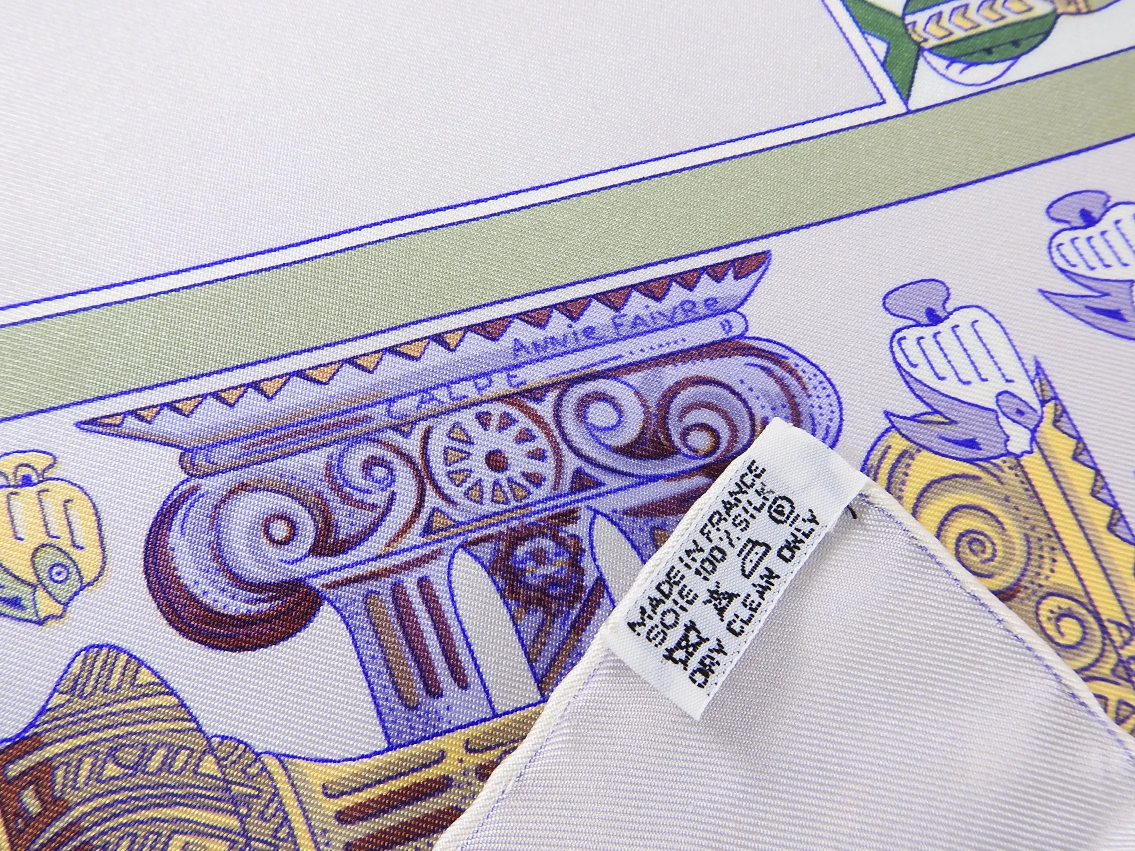 Hermes Rencontre Ocean Light Purple Fish Silk 90cm Scarf