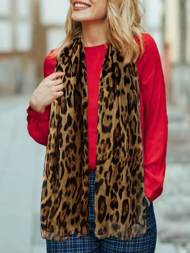 Leopard print light scarf