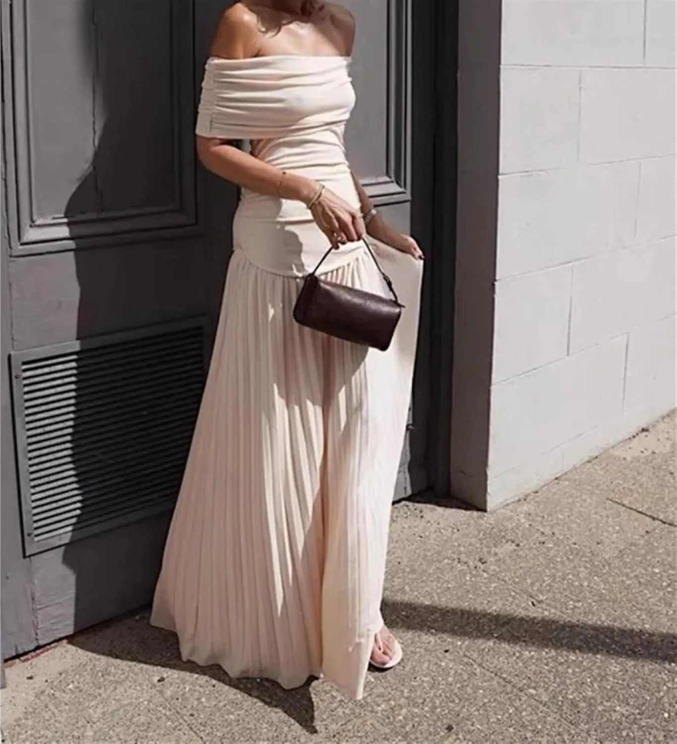 Women's Off Shoulder Dress Elegant Slash Neck Pleated Dress Slim Sleeveless Summer Chic Evening Dresses Bodycon