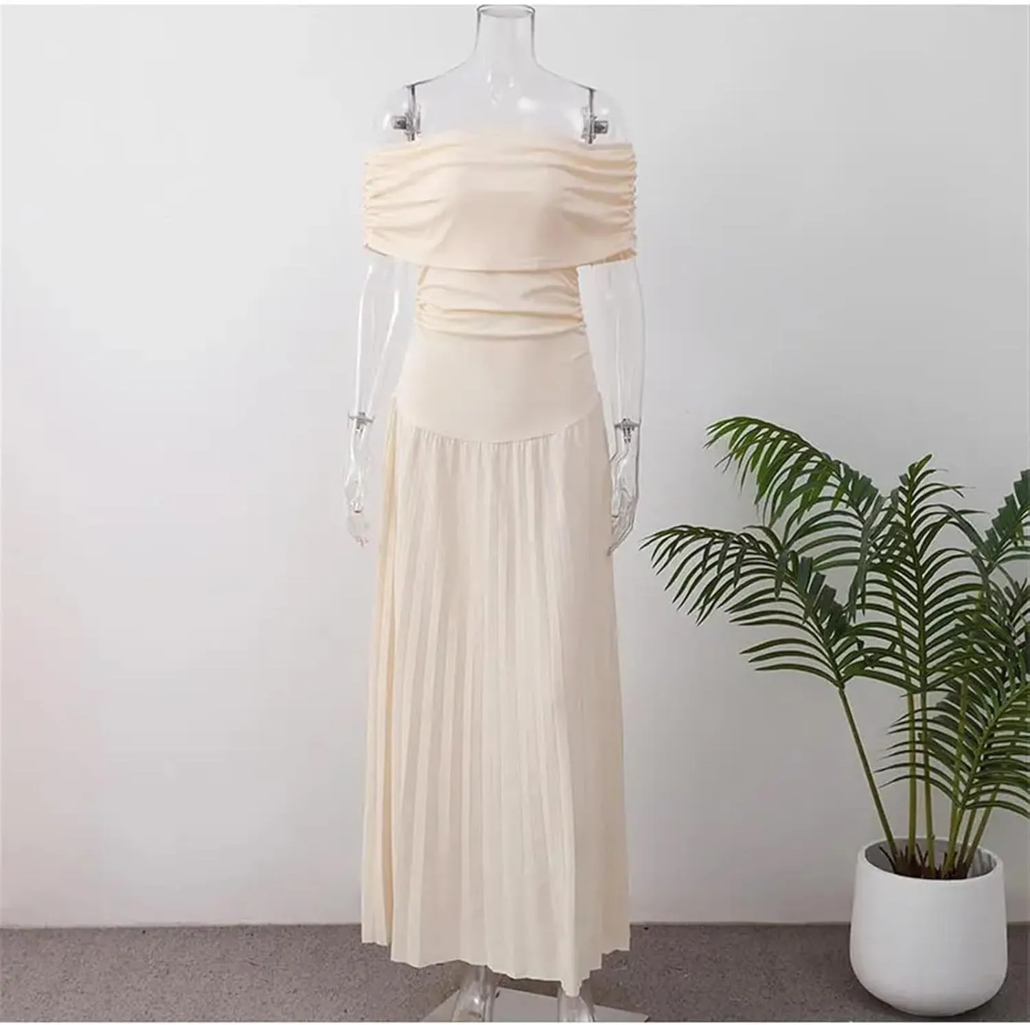 Women's Off Shoulder Dress Elegant Slash Neck Pleated Dress Slim Sleeveless Summer Chic Evening Dresses Bodycon