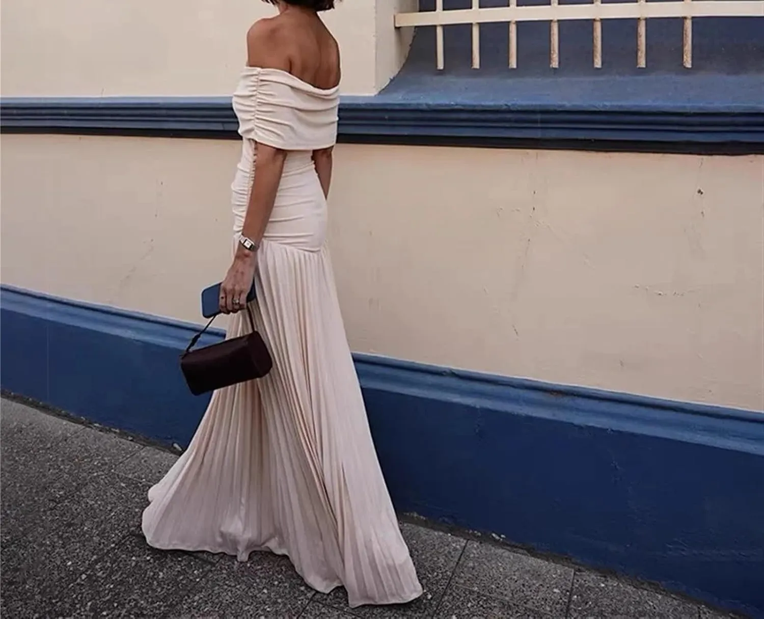 Women's Off Shoulder Dress Elegant Slash Neck Pleated Dress Slim Sleeveless Summer Chic Evening Dresses Bodycon